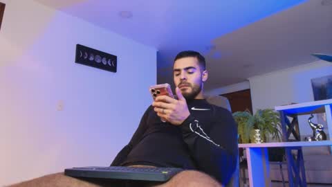 Snapshot of andrew_west_ chatting on January 16, 11:31 pm ANDREW WEST online show from January 16, 11:31 pm