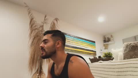 Snapshot of andrew_west_ chatting on January 31, 11:58 pm ANDREW WEST online show from January 31, 11:58 pm