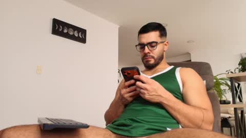 Snapshot of andrew_west_ chatting on February 27, 1:33 pm ANDREW WEST online show from February 27, 1:33 pm