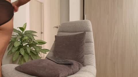 ANDREW WEST online show from April 18, 7:58 pm