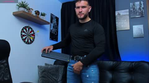 Andrew Diaz online show from December 28, 10:58 am