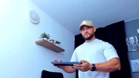 Andrew Diaz online show from November 16, 10:10 am