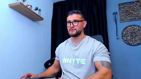 Andrew Diaz online show from February 2, 5:28 am