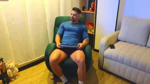 Andrew online show from December 7, 2:53 am