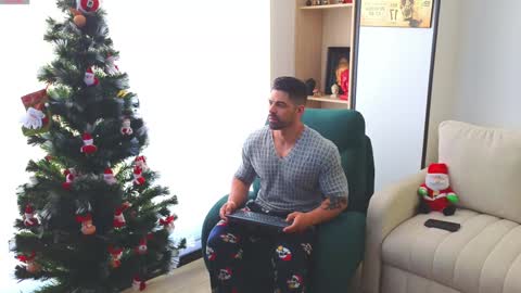 Andrew online show from December 11, 1:49 pm