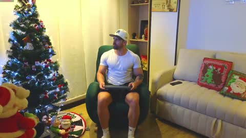 Andrew online show from December 19, 1:39 am