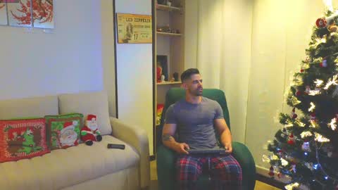 Andrew online show from December 21, 11:45 pm