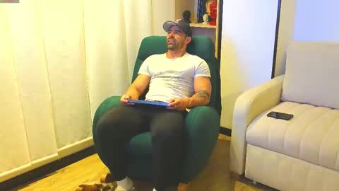 Andrew online show from February 12, 2:03 am