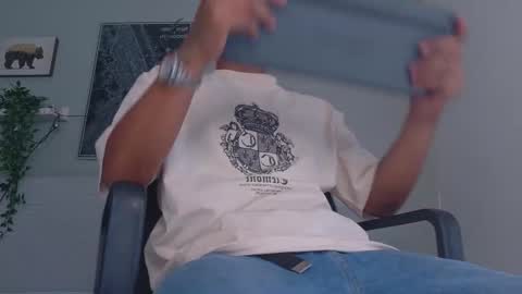 Snapshot of andrewkenoxx_ chatting on February 14, 7:32 pm ANDREW KENNOXX online show from February 14, 7:32 pm