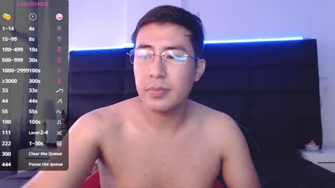 andrewmhilton_ online show from December 26, 5:08 pm