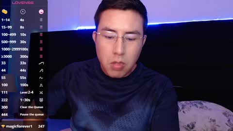andrewmhilton_ online show from January 2, 3:58 am
