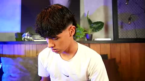 AndreWortix online show from April 26, 3:37 am