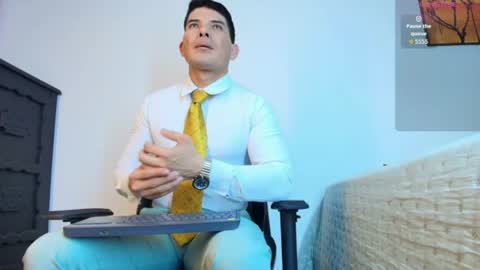 Snapshot of andrewstelee chatting on June 10, 3:29 am andrewstelee online show from June 10, 3:29 am
