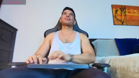 andrewstelee online show from August 5, 9:23 am