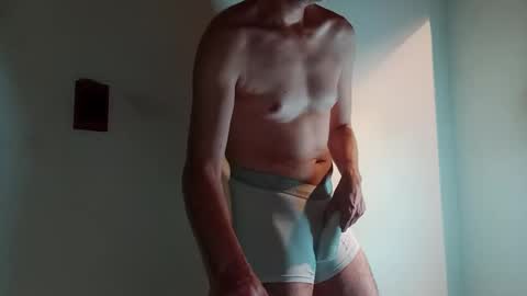 Snapshot of andrexmartinex chatting on December 27, 2:58 am Andres online show from December 27, 2:58 am