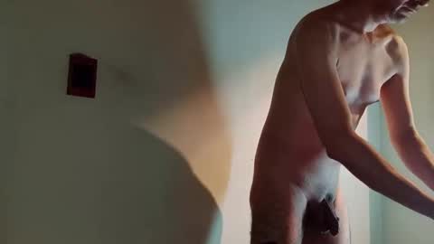 Snapshot of andrexmartinex chatting on January 4, 1:10 am Andres online show from January 4, 1:10 am