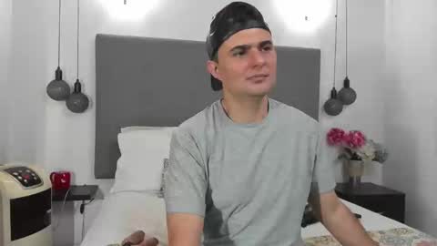 Snapshot of andrhes_muller chatting on November 16, 8:58 pm andrhes muller online show from November 16, 8:58 pm