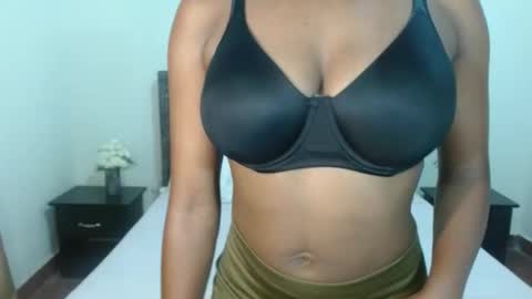 Anna online show from December 4, 6:38 pm