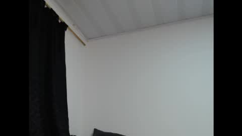 Snapshot of andriuhot066 chatting on January 4, 12:48 am andriuhot066 online show from January 4, 12:48 am