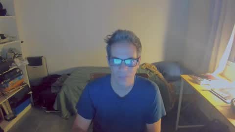 Snapshot of andy0pandi chatting on January 27, 8:40 am Andrew online show from January 27, 8:40 am