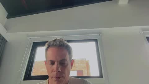 Snapshot of andy0pandi chatting on February 8, 3:00 pm Andrew online show from February 8, 3:00 pm