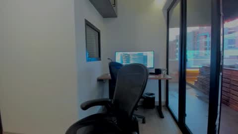 Snapshot of andy0pandi chatting on February 26, 11:15 pm Andrew online show from February 26, 11:15 pm