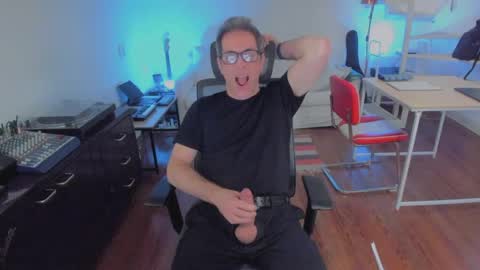 Snapshot of andy0pandi chatting on September 15, 8:09 pm Andrew online show from September 15, 8:09 pm