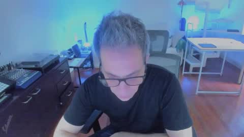 Andrew online show from November 18, 6:45 pm