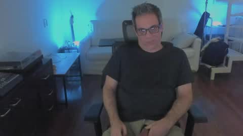 Andrew online show from April 10, 8:19 am