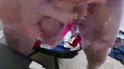 Snapshot of andy523 chatting on December 19, 1:45 am andy523 online show from December 19, 1:45 am