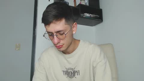 andy_collins__ online show from January 17, 1:32 am