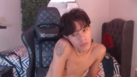 andy_dan1 online show from December 18, 2:06 pm