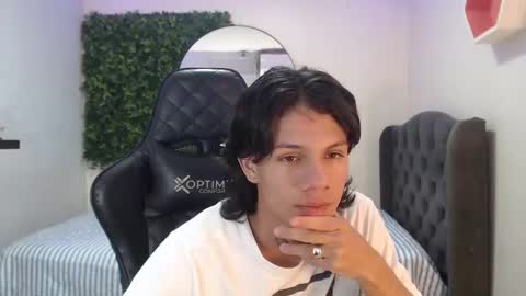 andy_dan1 online show from January 21, 7:28 pm