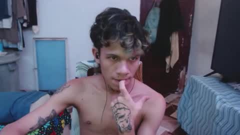 andy_dan1 online show from May 24, 8:19 am