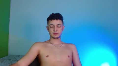 Snapshot of andy_gazmey chatting on October 30, 1:40 am andy_gazmey online show from October 30, 1:40 am