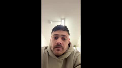 andy_gibson1 online show from March 7, 3:14 am
