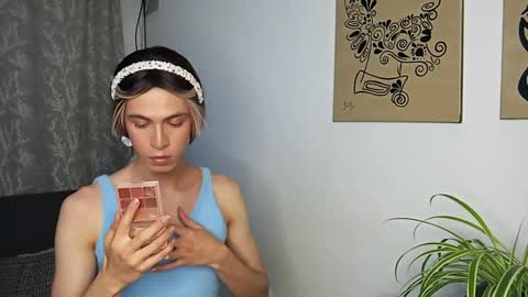 Snapshot of andy_vander chatting on October 21, 2:45 am Andy van der Rose online show from October 21, 2:45 am