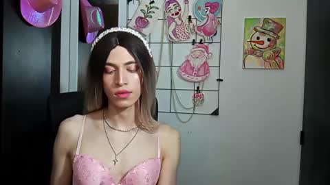 Snapshot of andy_vander chatting on November 24, 7:52 am Andy van der Rose online show from November 24, 7:52 am