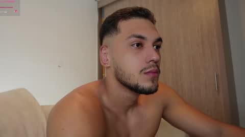 Snapshot of andy_weld chatting on November 10, 10:25 am my onlyfans online show from November 10, 10:25 am