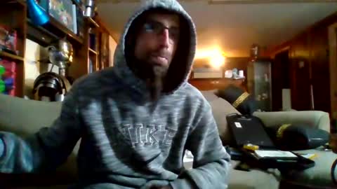 Snapshot of andybadass chatting on December 17, 9:28 am andybadass online show from December 17, 9:28 am