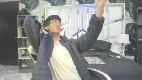 andyxibrat online show from April 9, 12:21 pm