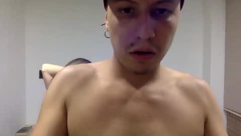 Snapshot of andyzuzka chatting on September 10, 12:32 am andyzuzka online show from September 10, 12:32 am