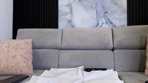 Anell online show from February 25, 7:34 pm