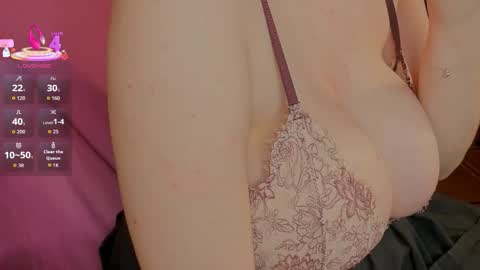 Snapshot of ange_boob chatting on February 20, 9:54 am Ange online show from February 20, 9:54 am