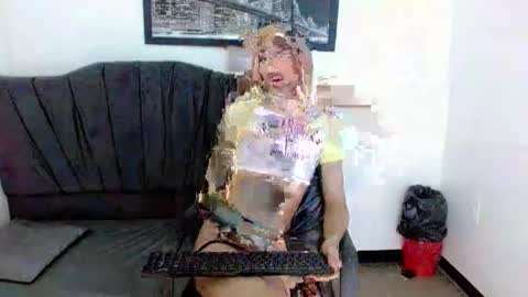 Snapshot of angel21___ chatting on December 7, 10:17 pm Angel21 online show from December 7, 10:17 pm