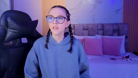 angel__kiss online show from December 18, 10:32 am