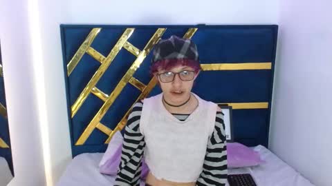 Snapshot of angel_adrien chatting on January 9, 12:52 pm Angel online show from January 9, 12:52 pm