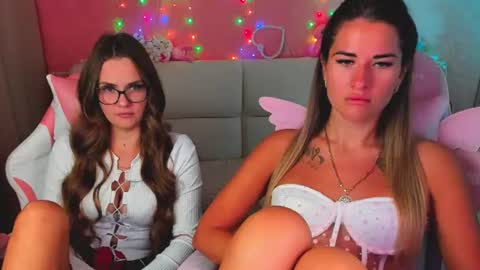 Snapshot of angel_and_demon0304 chatting on July 11, 3:20 am Ivanna and Jessica online show from July 11, 3:20 am