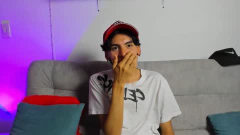 angel_dustt1 online show from May 28, 8:17 pm