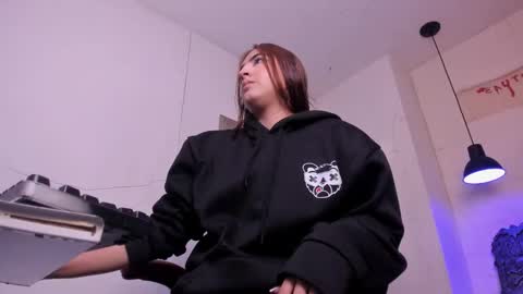 angel hardy online show from October 18, 10:49 am